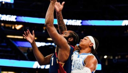 开云体育官网-空砍30+6+8！哈登成骑士第一，米切尔该清醒了，队记赛后不满发声